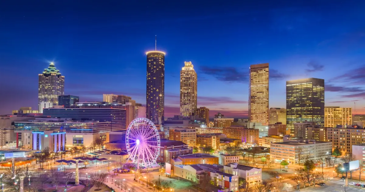 Couples dining and enjoying cultural capital in Atlanta - romantic restaurants and local cuisine perfect for date nights