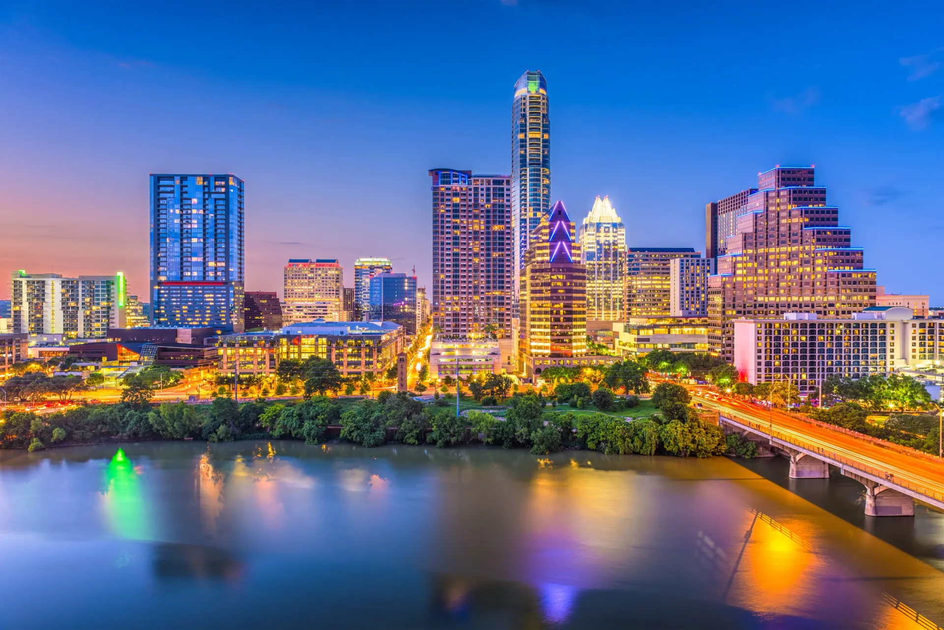 Couples dining and enjoying food truck culture in Austin - romantic restaurants and local cuisine perfect for date nights