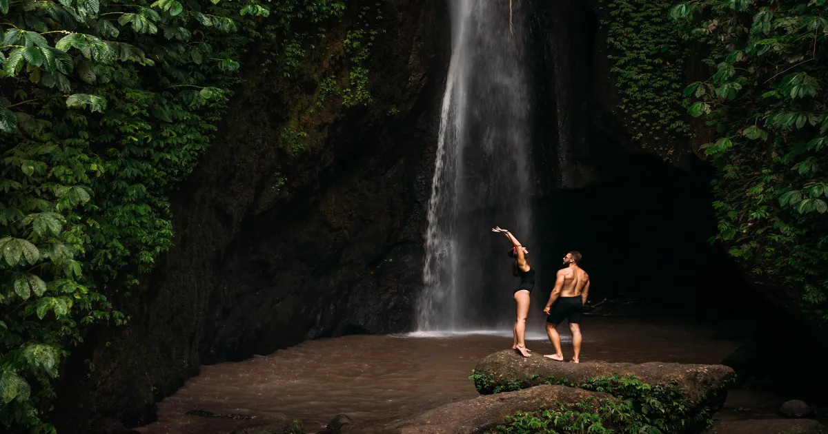 Eaton Canyon Falls Pasadena waterfall hike couples date LA